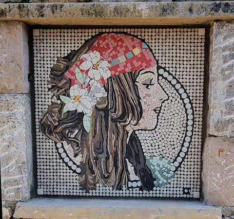 femme art nouveau en mosaiques 65 x 65 cm